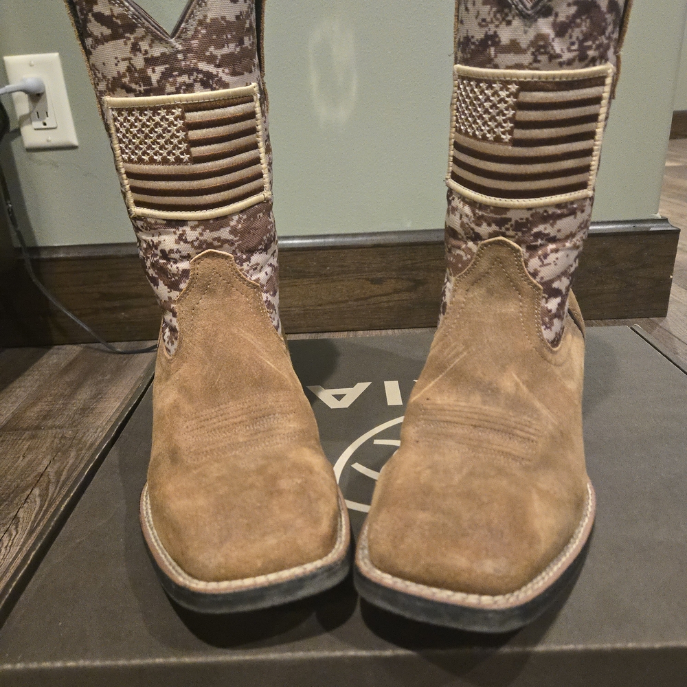 Ariat Camo and Brown Western Boots - Picture 2 of 11